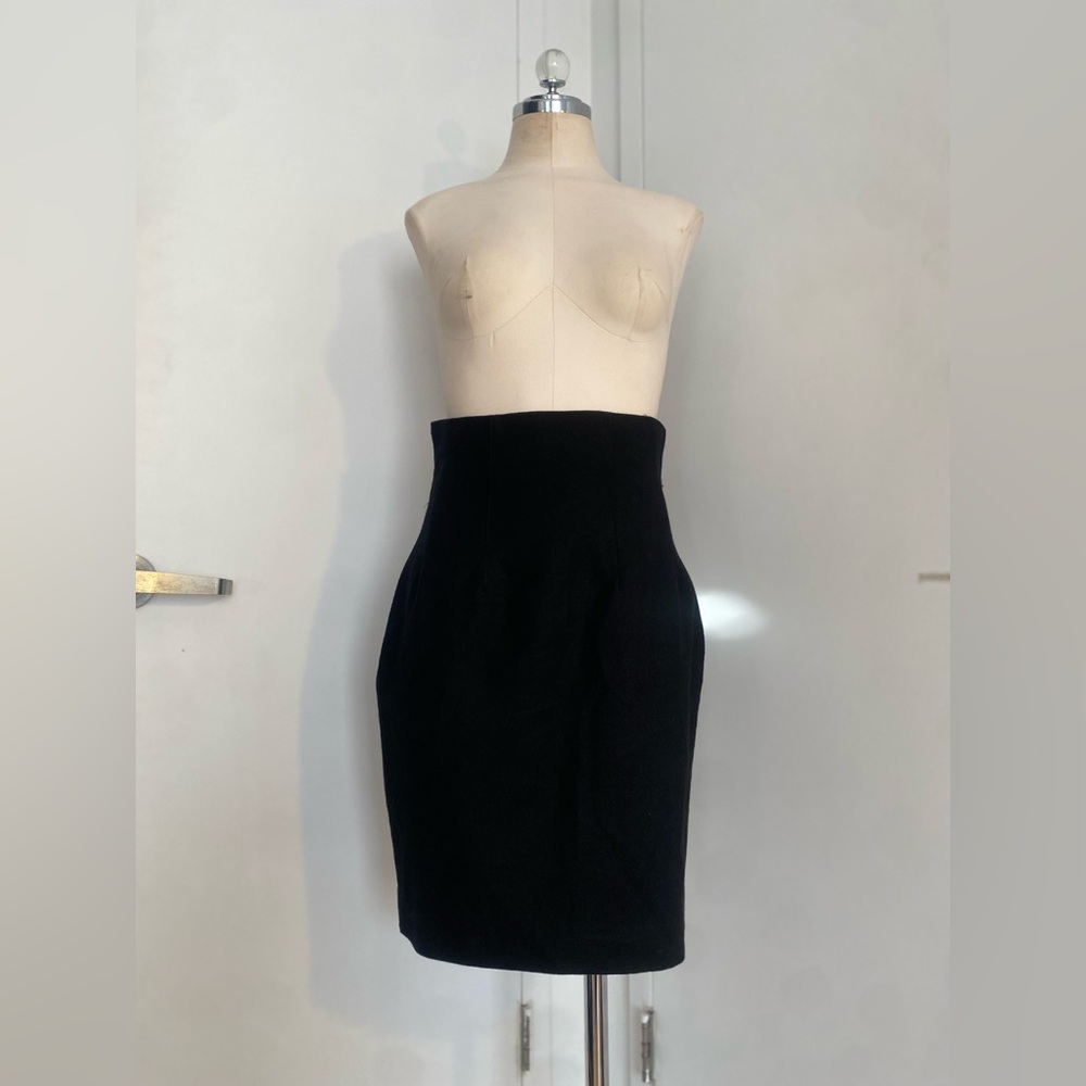 High waisted vintage Ann Taylor skirt - 100% wool in a size 4